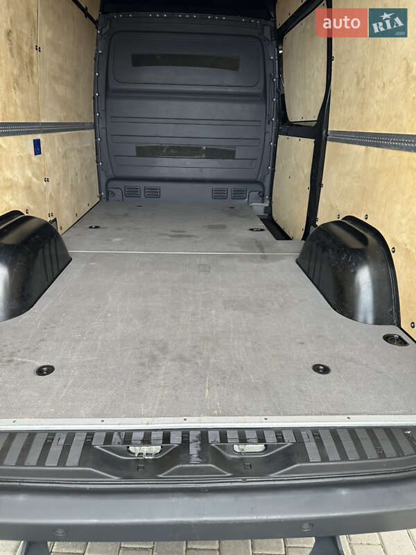 Вантажний фургон Volkswagen Crafter 2016 в Дубні