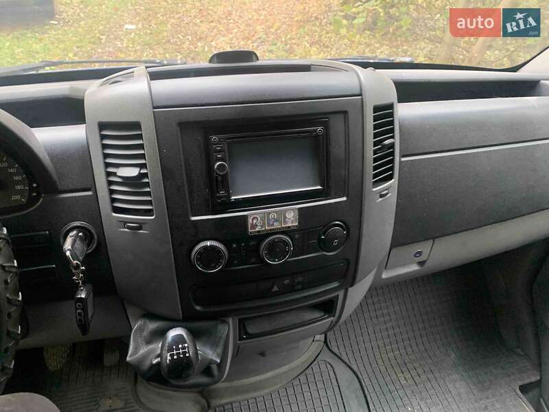 Вантажний фургон Volkswagen Crafter 2013 в Києві