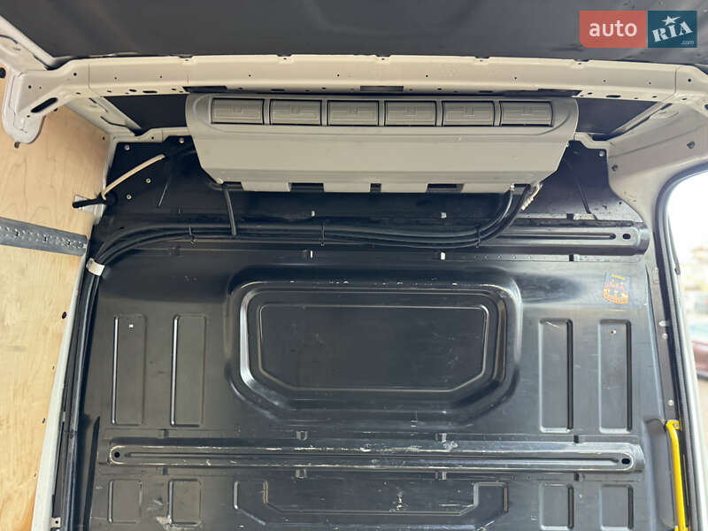 Грузовой фургон Volkswagen Crafter 2018 в Киеве фото 16 Грузовой фургон Volkswagen Crafter 2018 в Киеве