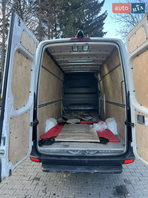 Вантажний фургон Volkswagen Crafter 2016 в Чернівцях