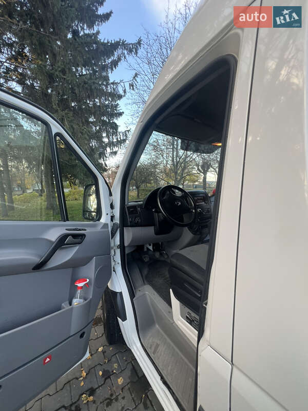 Вантажний фургон Volkswagen Crafter 2016 в Чернівцях