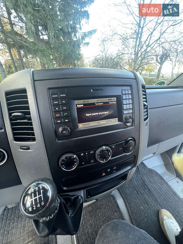 Вантажний фургон Volkswagen Crafter 2016 в Чернівцях