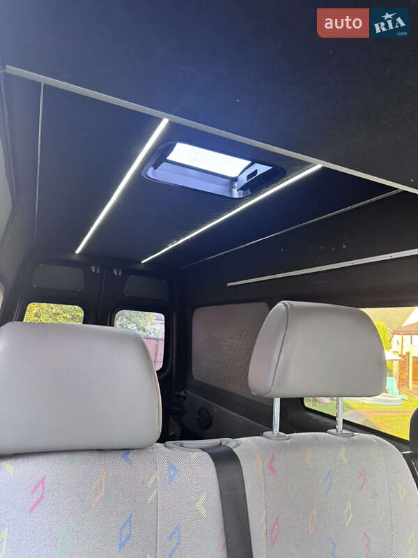 Грузопассажирский фургон Volkswagen Crafter 2015 в Бориславе