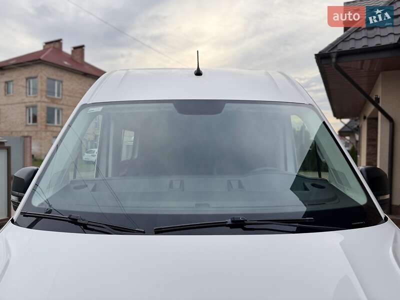 Вантажний фургон Volkswagen Crafter 2018 в Чернівцях