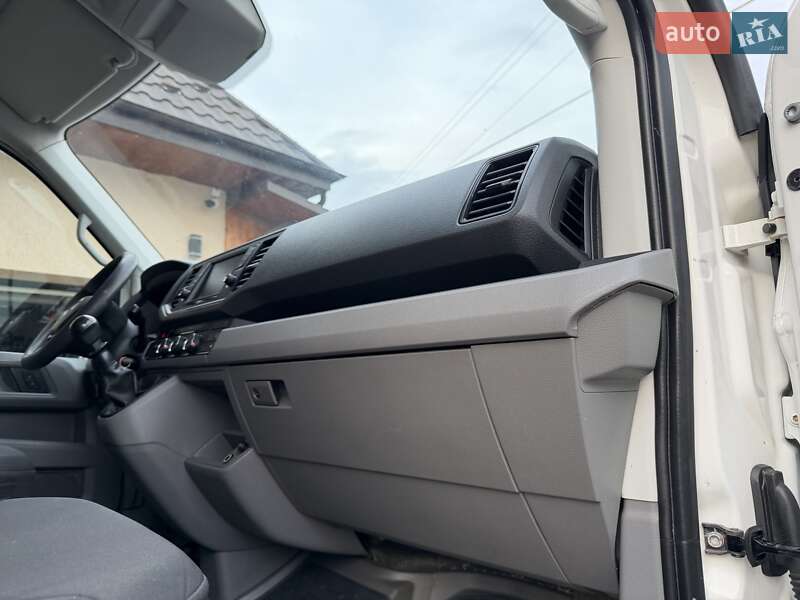 Вантажний фургон Volkswagen Crafter 2018 в Чернівцях