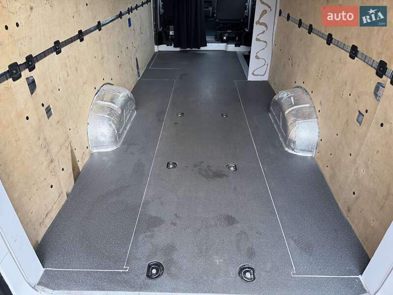 Вантажний фургон Volkswagen Crafter 2018 в Чернівцях