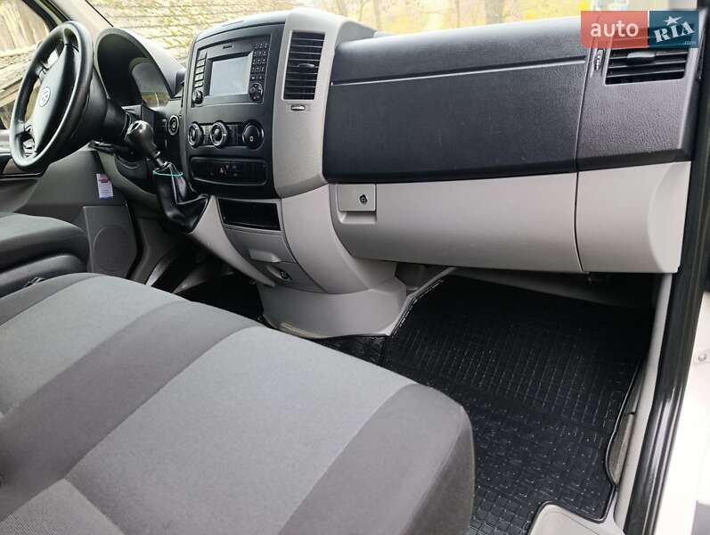 Вантажний фургон Volkswagen Crafter 2015 в Почаєві