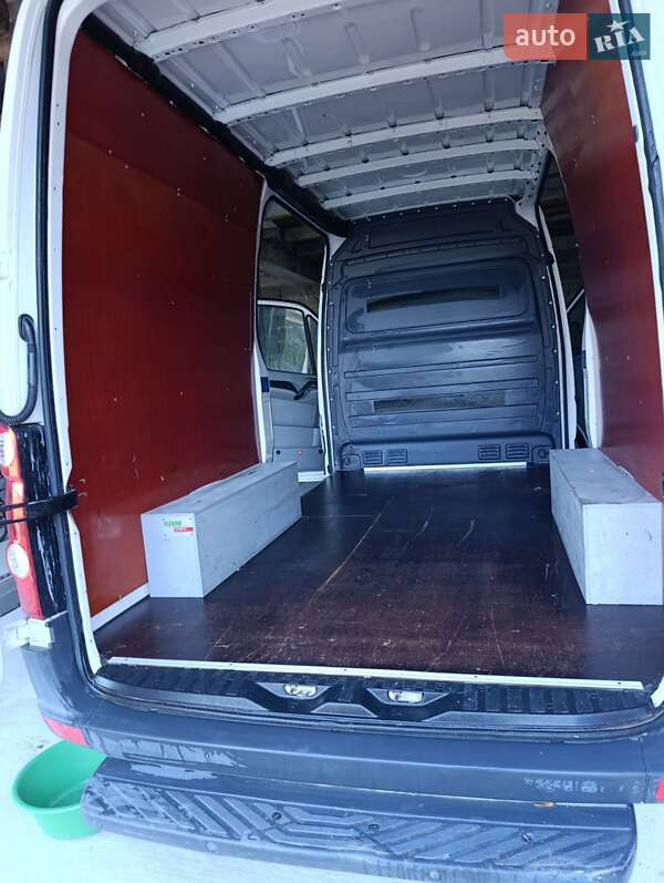 Вантажний фургон Volkswagen Crafter 2015 в Почаєві