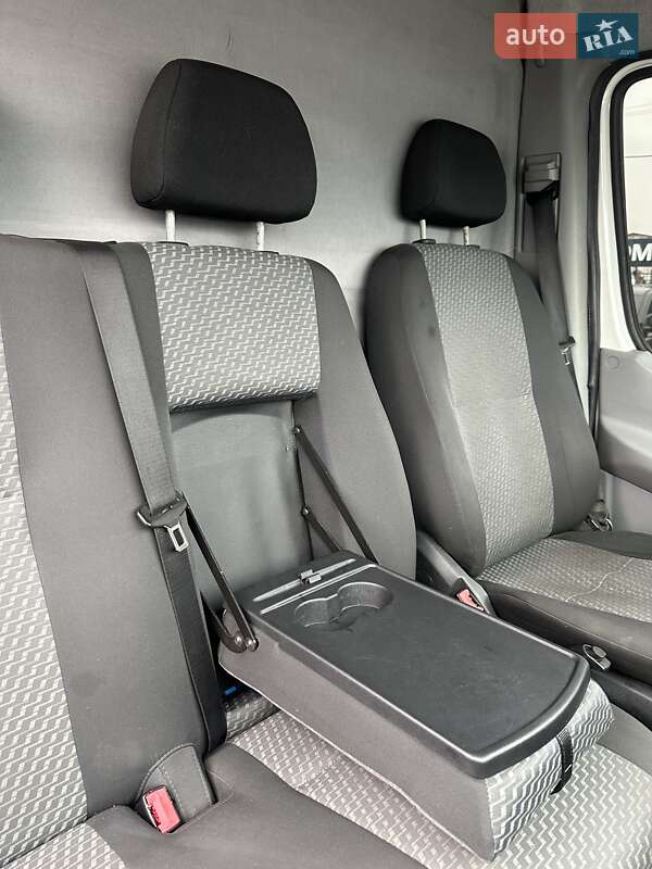 Вантажний фургон Volkswagen Crafter 2013 в Білогородці