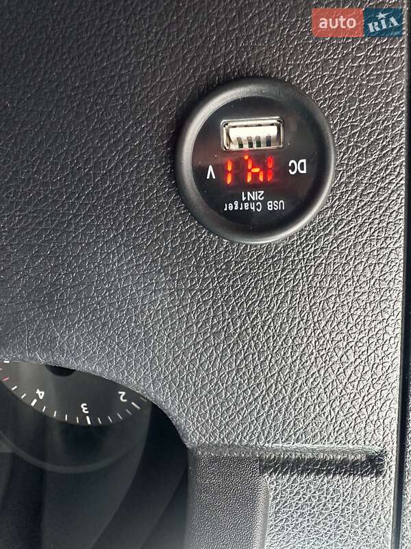 Вантажний фургон Volkswagen Crafter 2013 в Білогородці