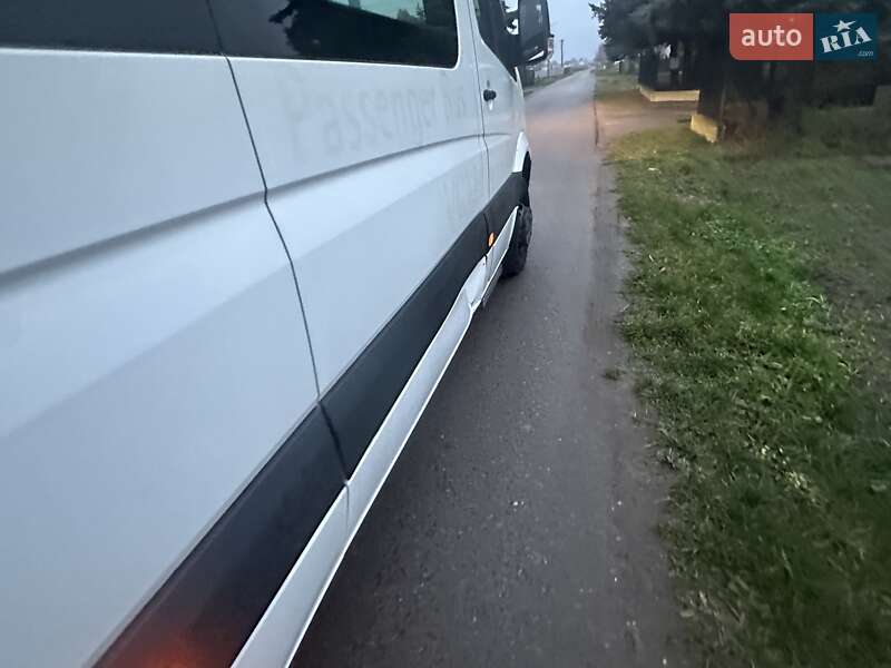 Микроавтобус Volkswagen Crafter 2010 в Ровно