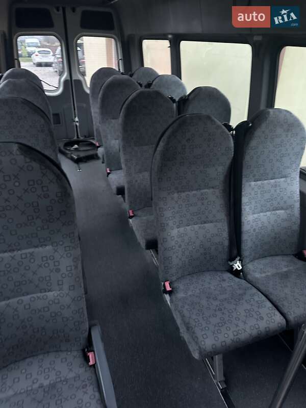 Микроавтобус Volkswagen Crafter 2010 в Ровно