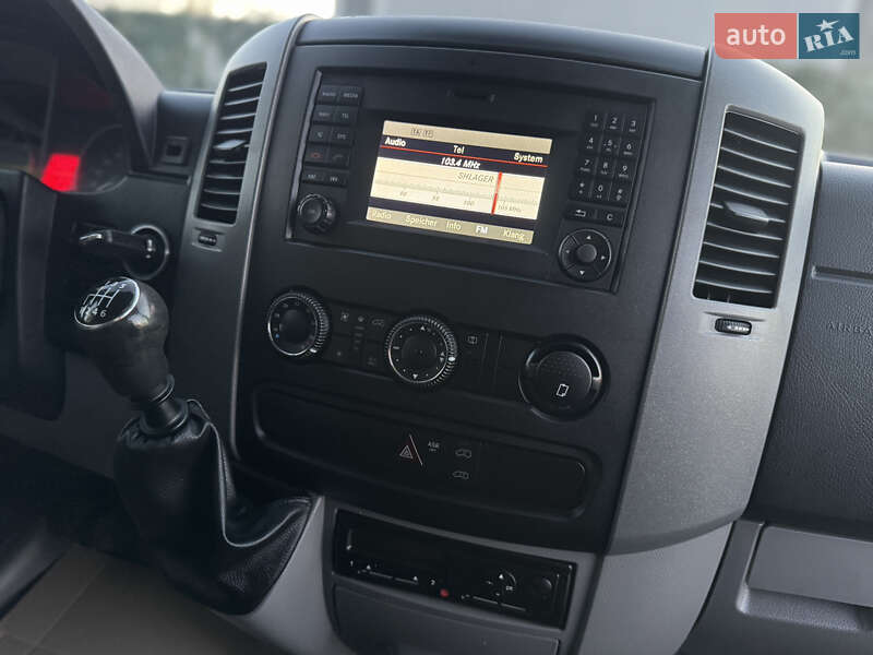 Грузовой фургон Volkswagen Crafter 2015 в Луцке