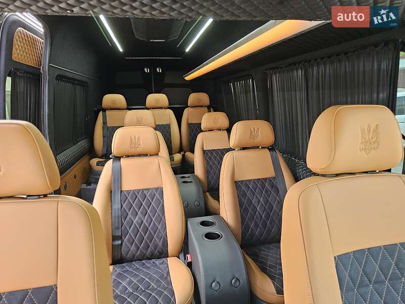 Микроавтобус Volkswagen Crafter 2016 в Киеве