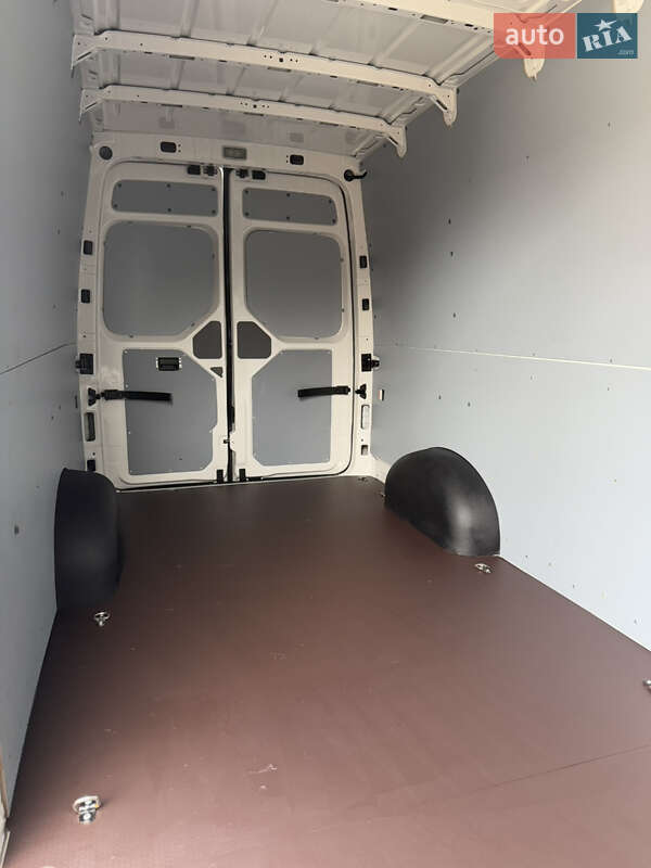 Грузовой фургон Volkswagen Crafter 2021 в Киеве фото 43 Грузовой фургон Volkswagen Crafter 2021 в Киеве