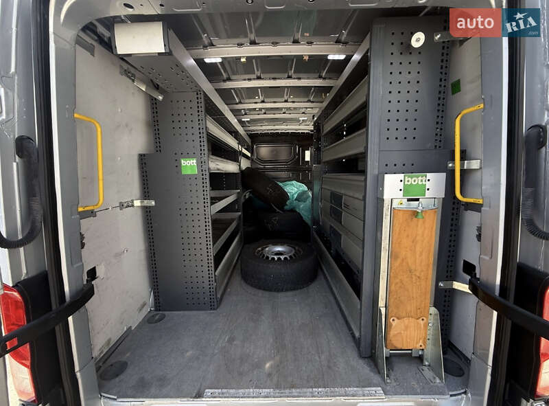 Вантажний фургон Volkswagen Crafter 2018 в Івано-Франківську