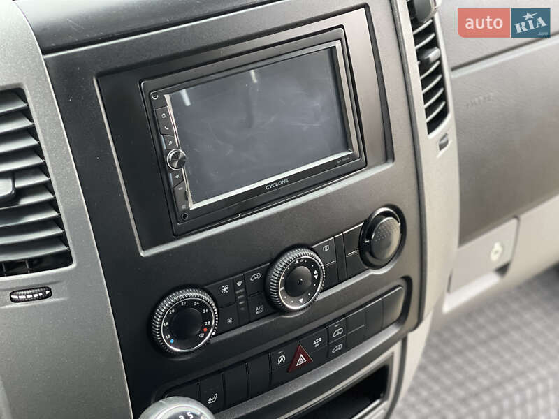 Вантажний фургон Volkswagen Crafter 2016 в Нововолинську