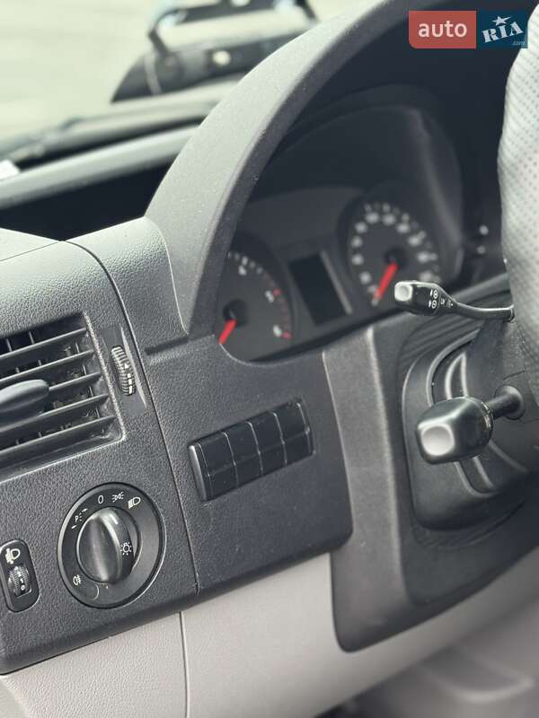 Микроавтобус Volkswagen Crafter 2015 в Киеве