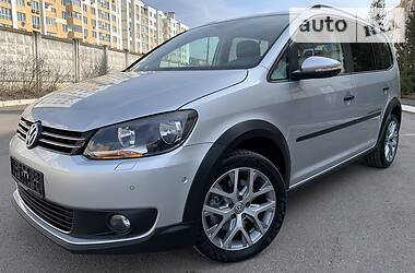 Минивэн Volkswagen Cross Touran 2015 в 