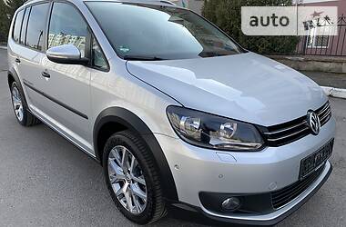 Минивэн Volkswagen Cross Touran 2015 в 
