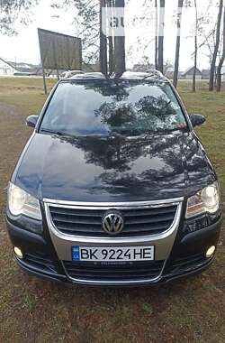 Минивэн Volkswagen Cross Touran 2007 в Дубно