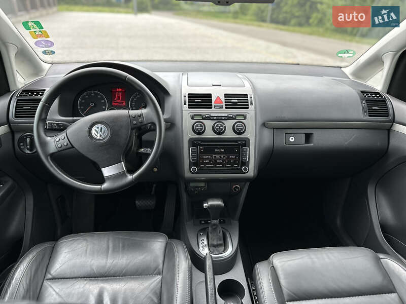 Минивэн Volkswagen Cross Touran 2010 в Староконстантинове