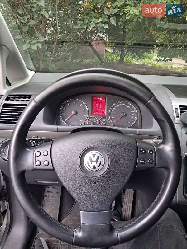 Мінівен Volkswagen Cross Touran 2008 в Києві фото 9 Мінівен Volkswagen Cross Touran 2008 в Києві