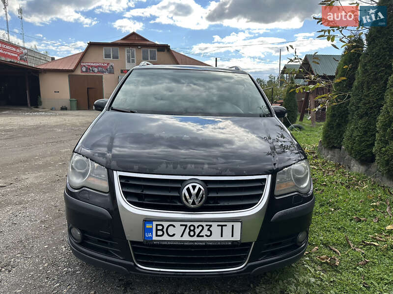 Минивэн Volkswagen Cross Touran 2007 в Жовкве