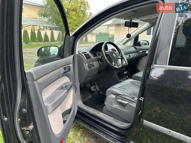 Минивэн Volkswagen Cross Touran 2007 в Жовкве