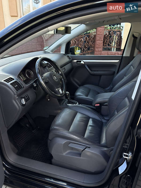 Мінівен Volkswagen Cross Touran 2011 в Самборі