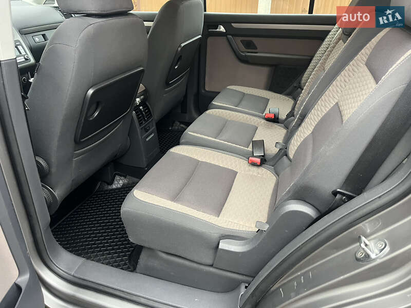 Минивэн Volkswagen Cross Touran 2008 в Ахтырке фото 46 Минивэн Volkswagen Cross Touran 2008 в Ахтырке