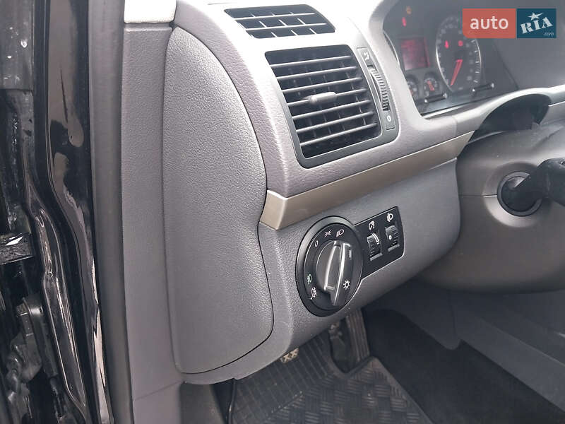 Минивэн Volkswagen Cross Touran 2008 в Самборе