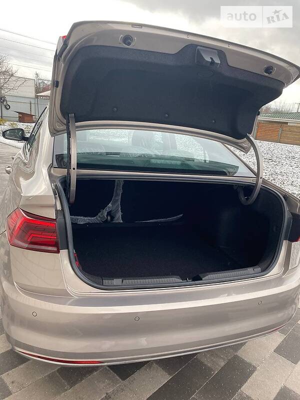 Седан Volkswagen e-Bora 2019 в Борисполе