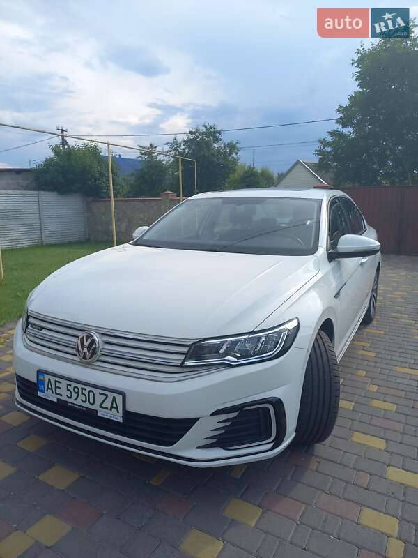 Volkswagen e-Bora 2019