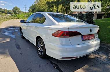Седан Volkswagen e-Bora 2019 в 
