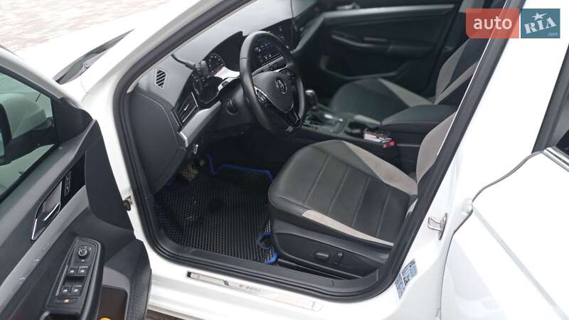 Седан Volkswagen e-Bora 2019 в Хмельницькому