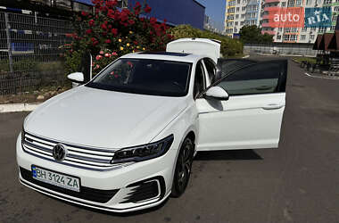 Седан Volkswagen e-Bora 2020 в 