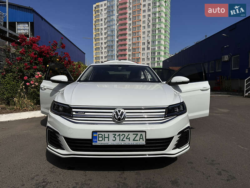 Седан Volkswagen e-Bora 2020 в Одесі