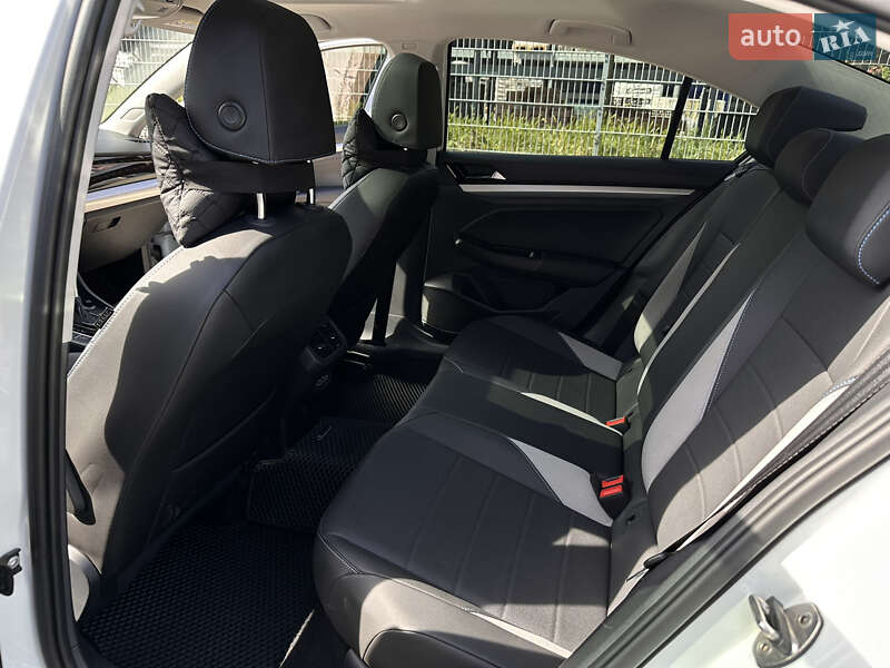 Седан Volkswagen e-Bora 2020 в Одесі