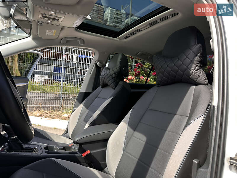 Седан Volkswagen e-Bora 2020 в Одесі