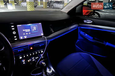 Седан Volkswagen e-Bora 2020 в 