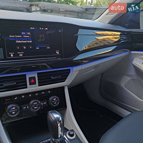 Седан Volkswagen e-Bora 2019 в Києві