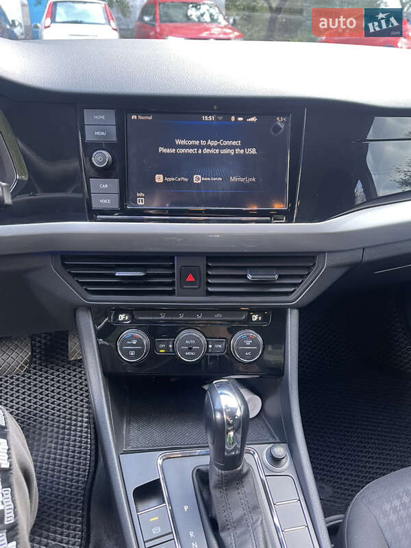 Седан Volkswagen e-Bora 2019 в Києві