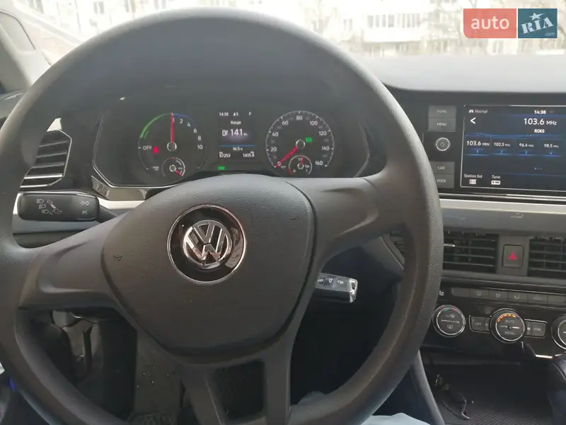 Volkswagen e-Bora 2019