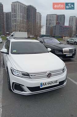Седан Volkswagen e-Bora 2019 в 