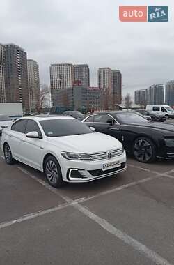 Седан Volkswagen e-Bora 2019 в 
