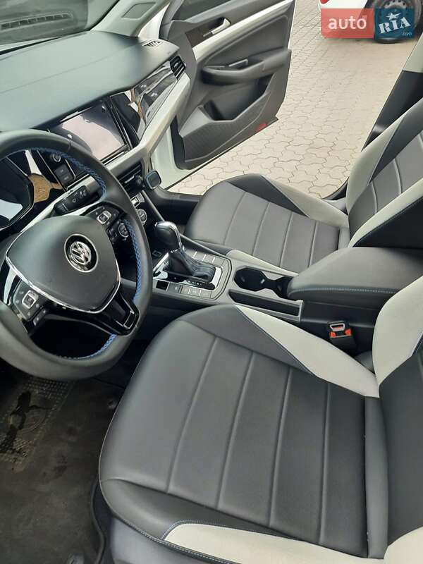 Седан Volkswagen e-Bora 2019 в Киеве фото 23 Седан Volkswagen e-Bora 2019 в Киеве