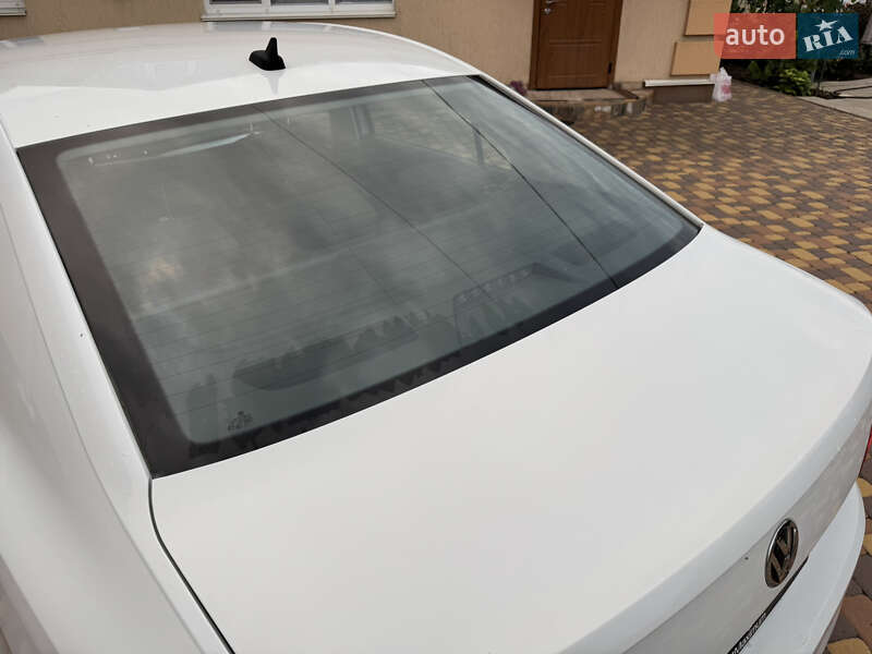 Седан Volkswagen e-Bora 2019 в Києві