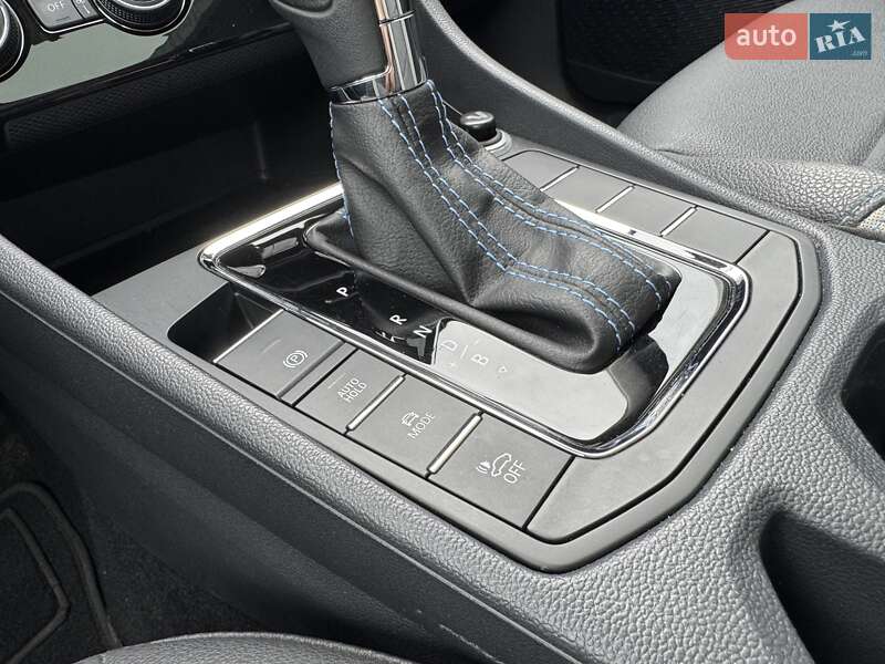 Седан Volkswagen e-Bora 2020 в Киеве