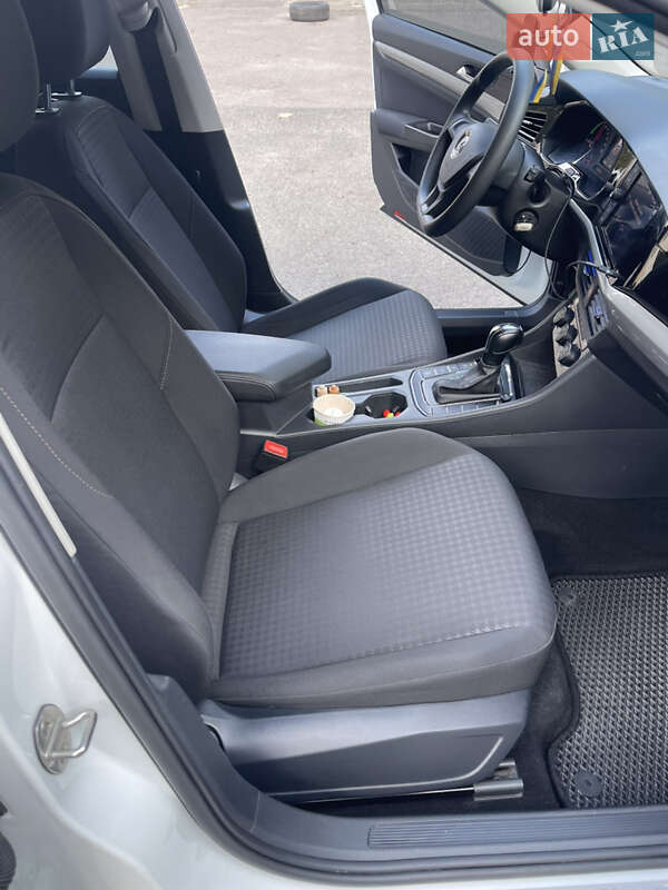 Седан Volkswagen e-Bora 2019 в Киеве